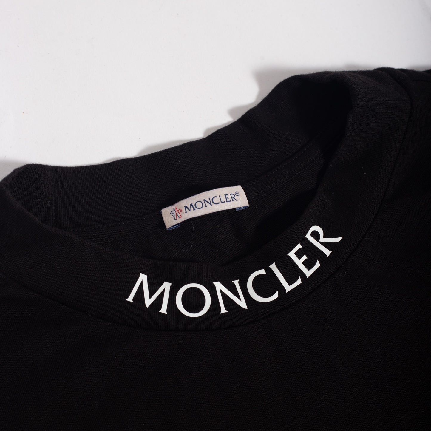 Camiseta Moncler (NOVA)
