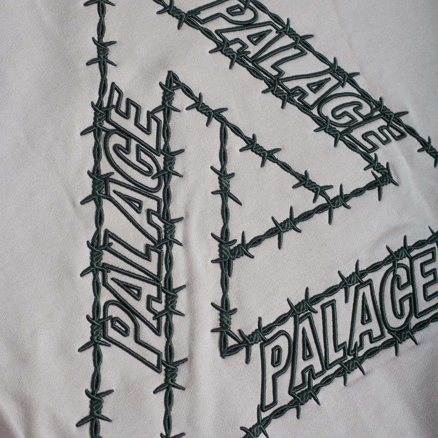Moletom Palace Barbed Tri-Ferg Stone