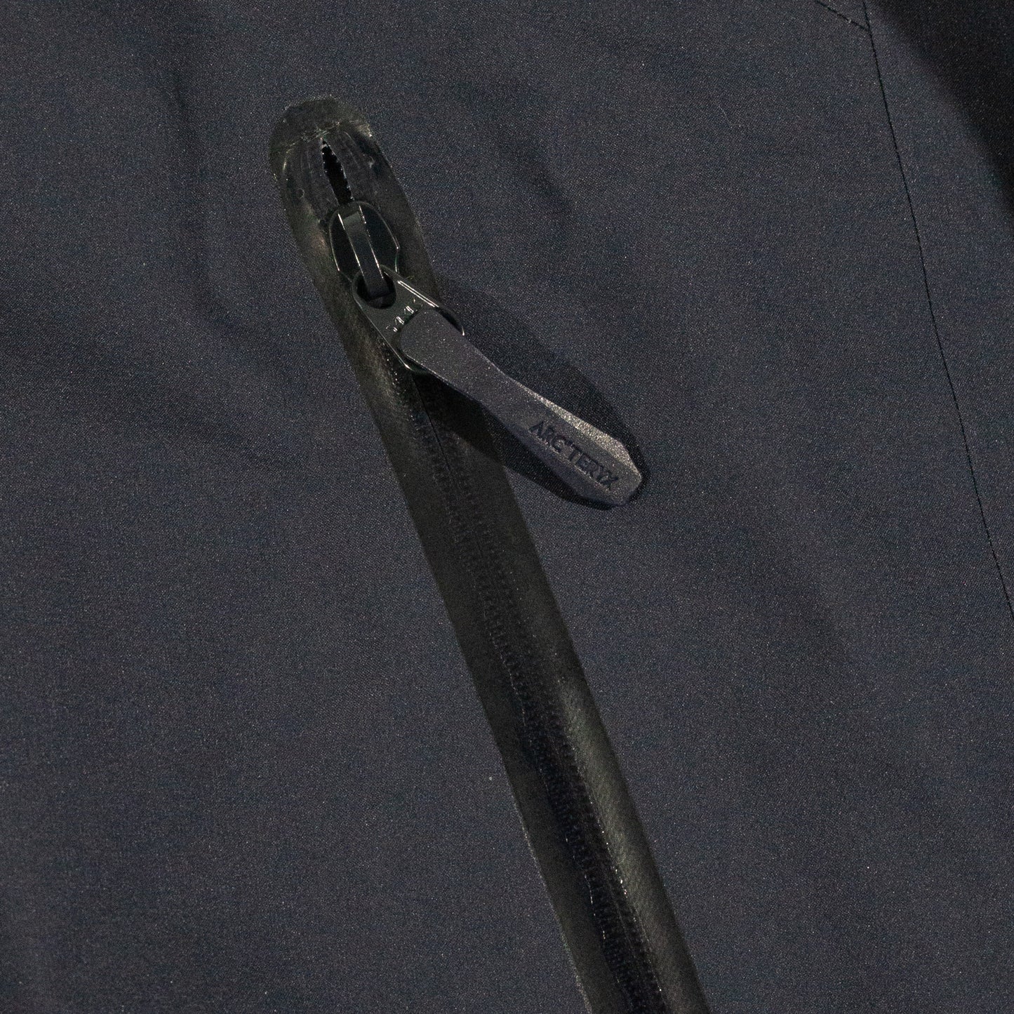 Jaqueta Arcteryx Beta Goretex - Black Sapphire