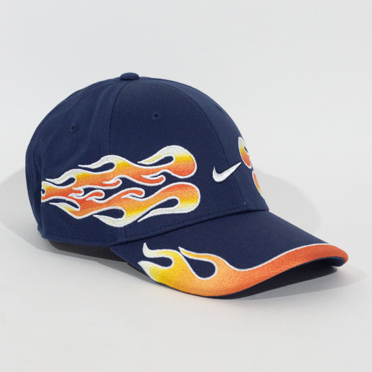 Boné Nike Club Flames