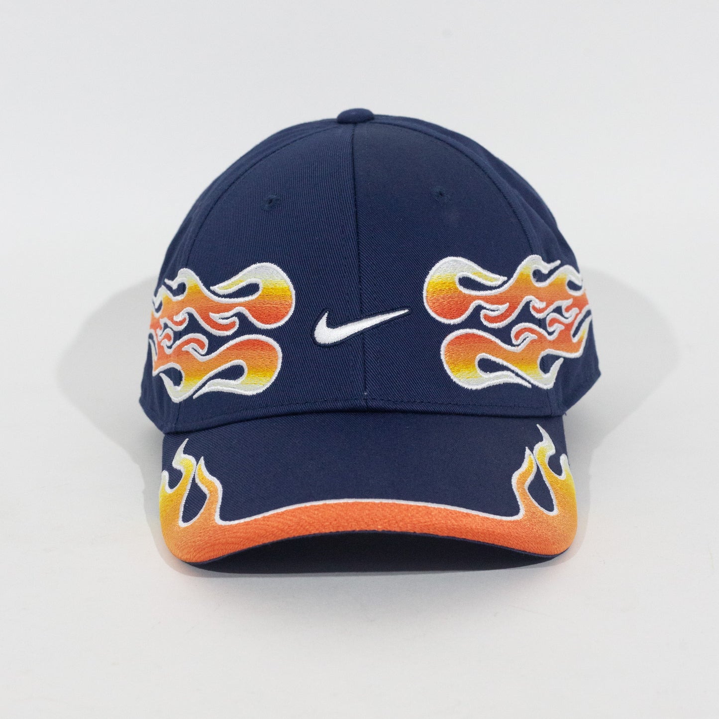 Boné Nike Club Flames