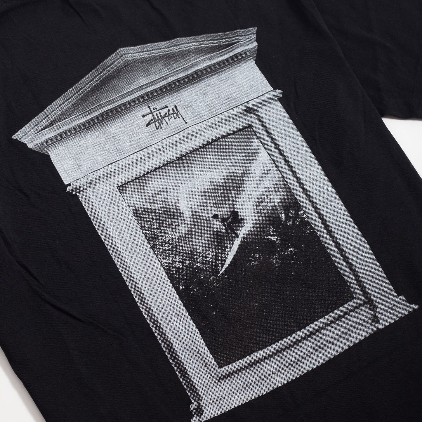 Camiseta Stussy Surf Tomb Pig Preta