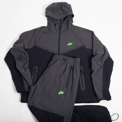 Calça Nike Tech Woven Preta