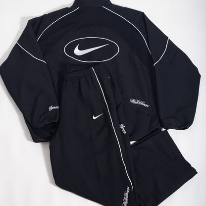 Jaqueta Nike x Supreme