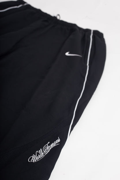 Calça Nike x Supreme
