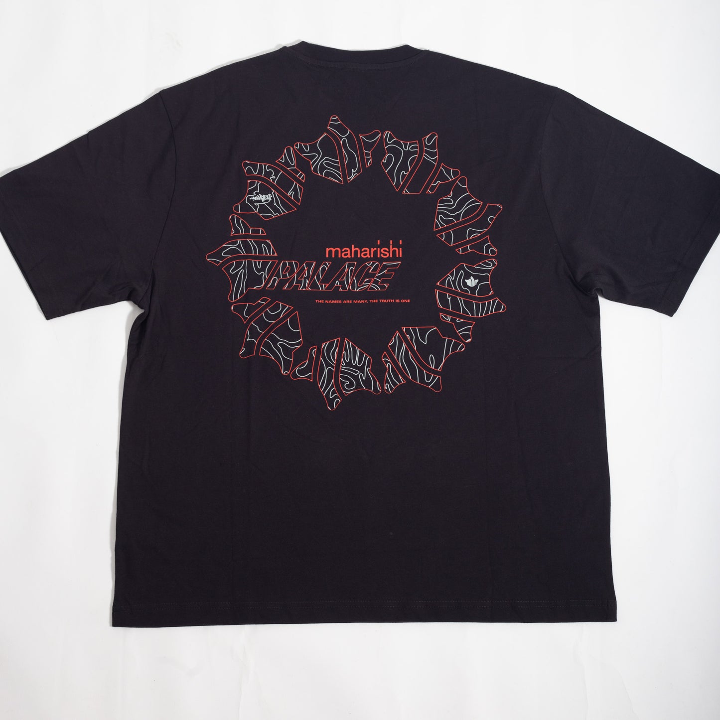 Camiseta Palace x Maharishi