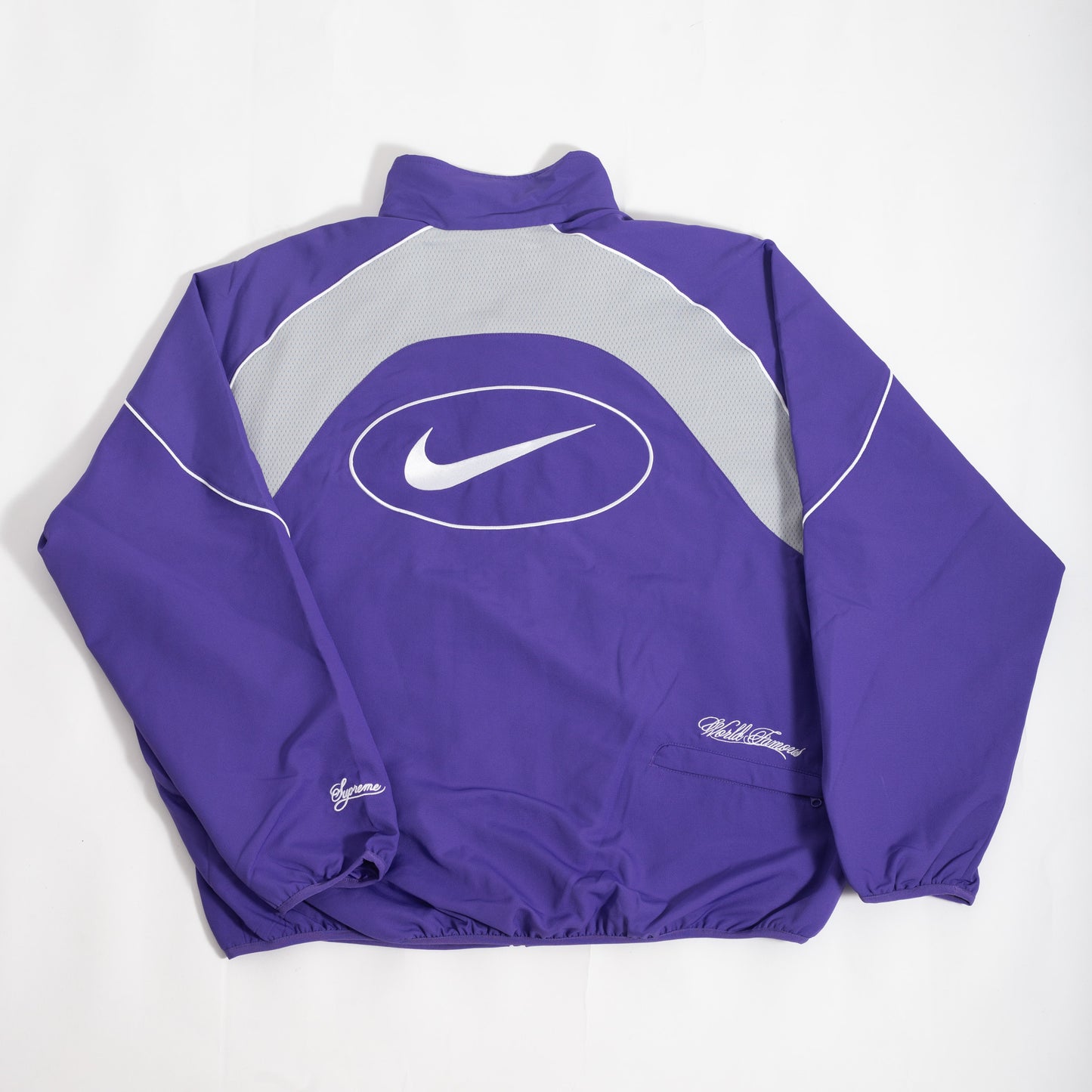 Jaqueta Nike x Supreme