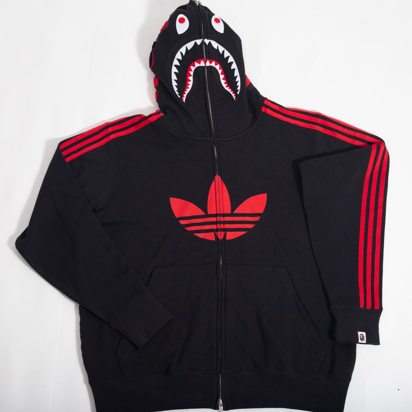 Jaqueta BAPE x Adidas Shark