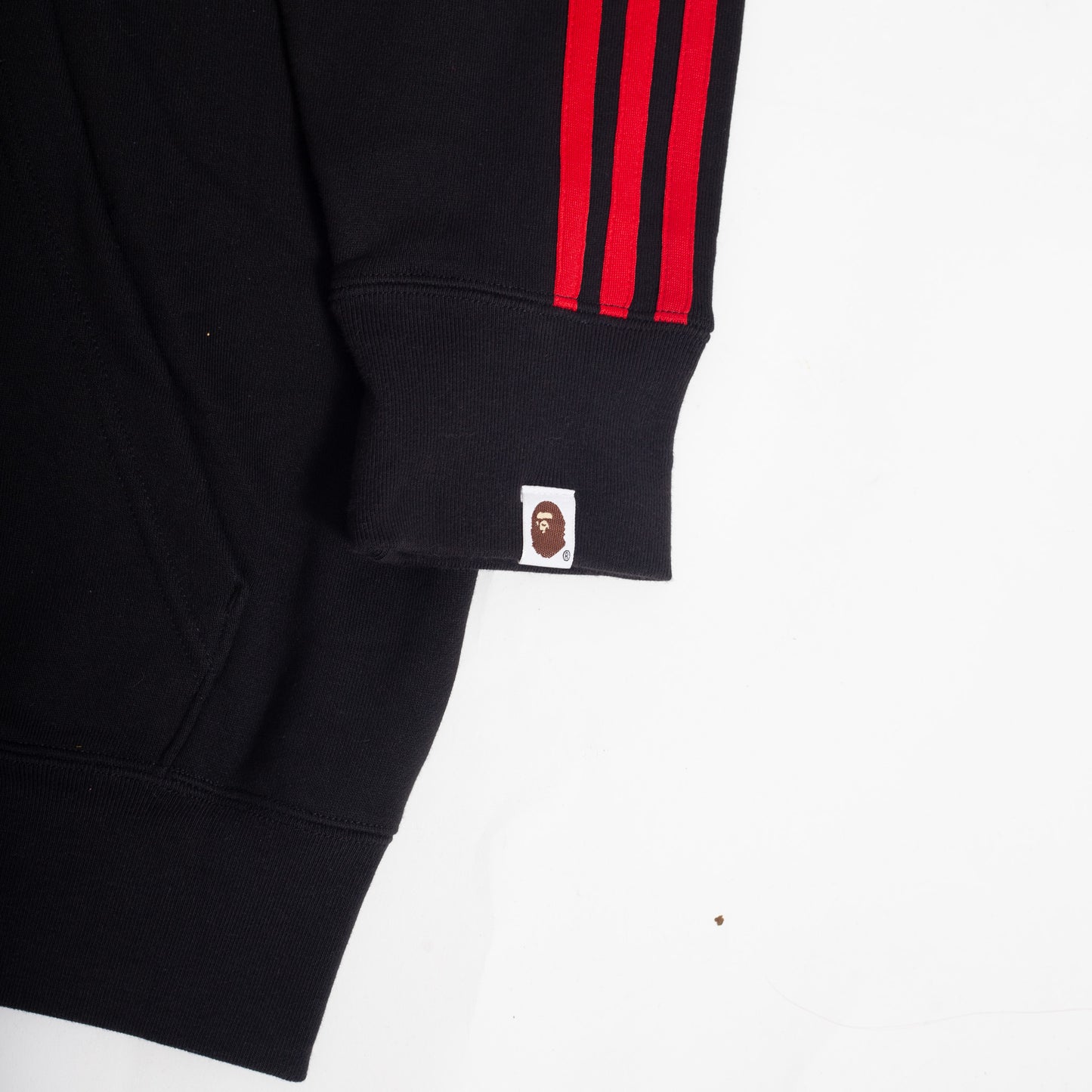 Jaqueta BAPE x Adidas Shark