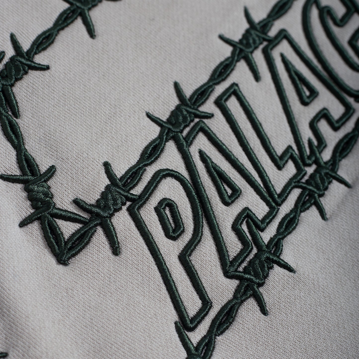 Moletom Palace Barbed Tri-Ferg Stone