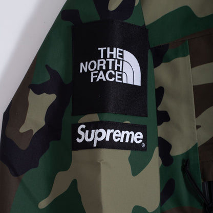 Jaqueta Corta Vento Supreme x The North Face Camo