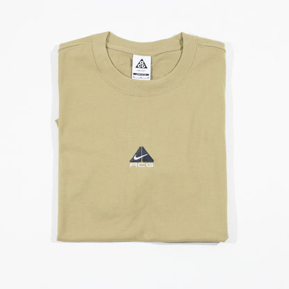 Camiseta Nike ACG Bege