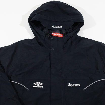 Jaqueta Supreme x Umbro GORE-TEX Preta