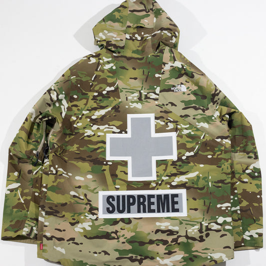 Jaqueta Supreme x The North Face Summit Series Rescue Mountain Pro Camo