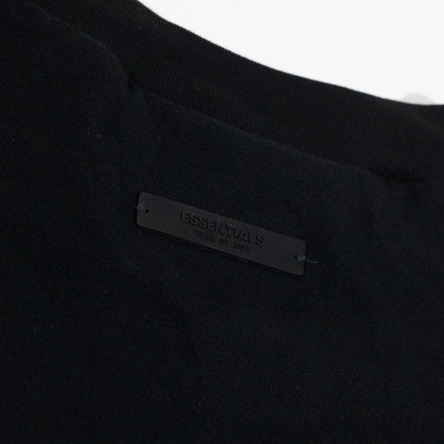 Camiseta Essentials Manga Longa
