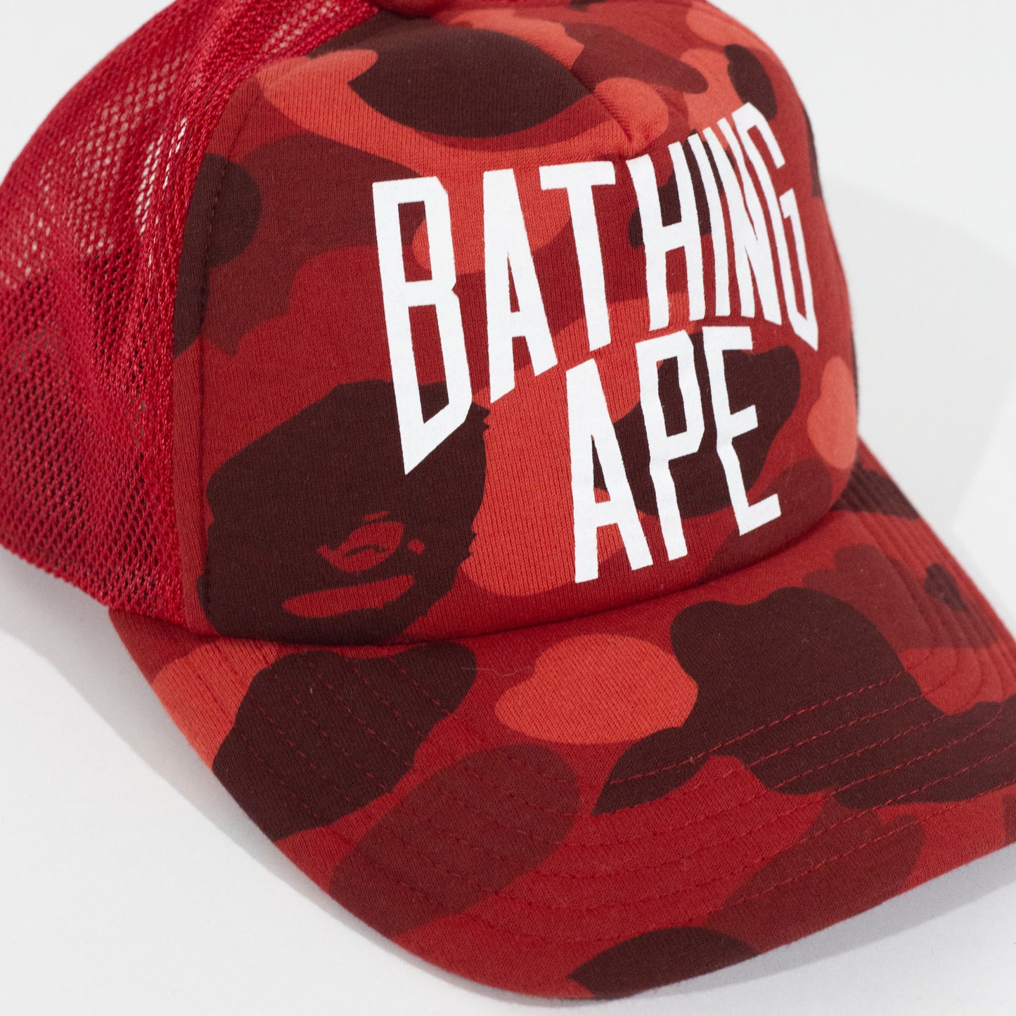 Bone BAPE Camo NYC Trucker Vermelho