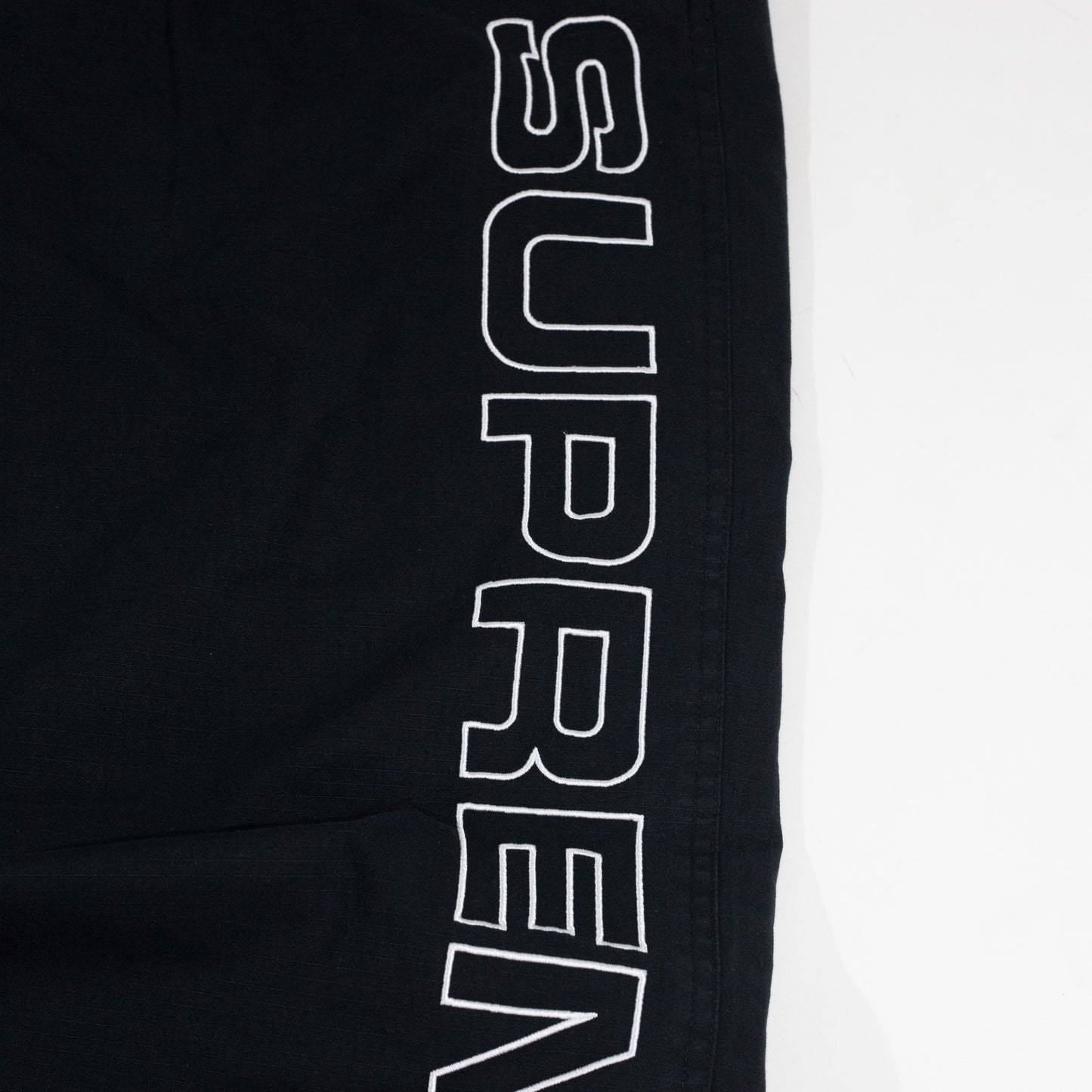 Calça Supreme Spellout Embroidered