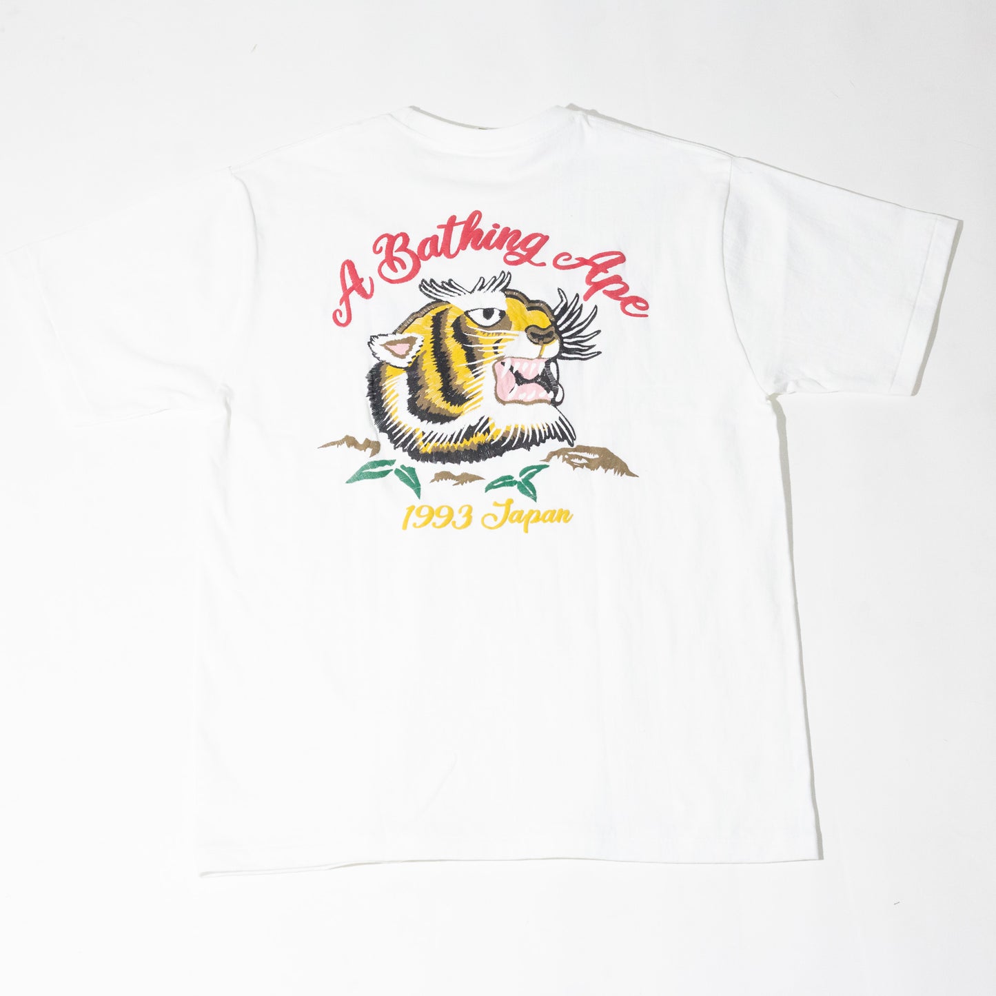 Camiseta BAPE Embroidery Style Souvenir Branca