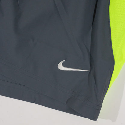 Bermuda Palace Skateboards x Nike - Total 90 ‘P90’ cinza