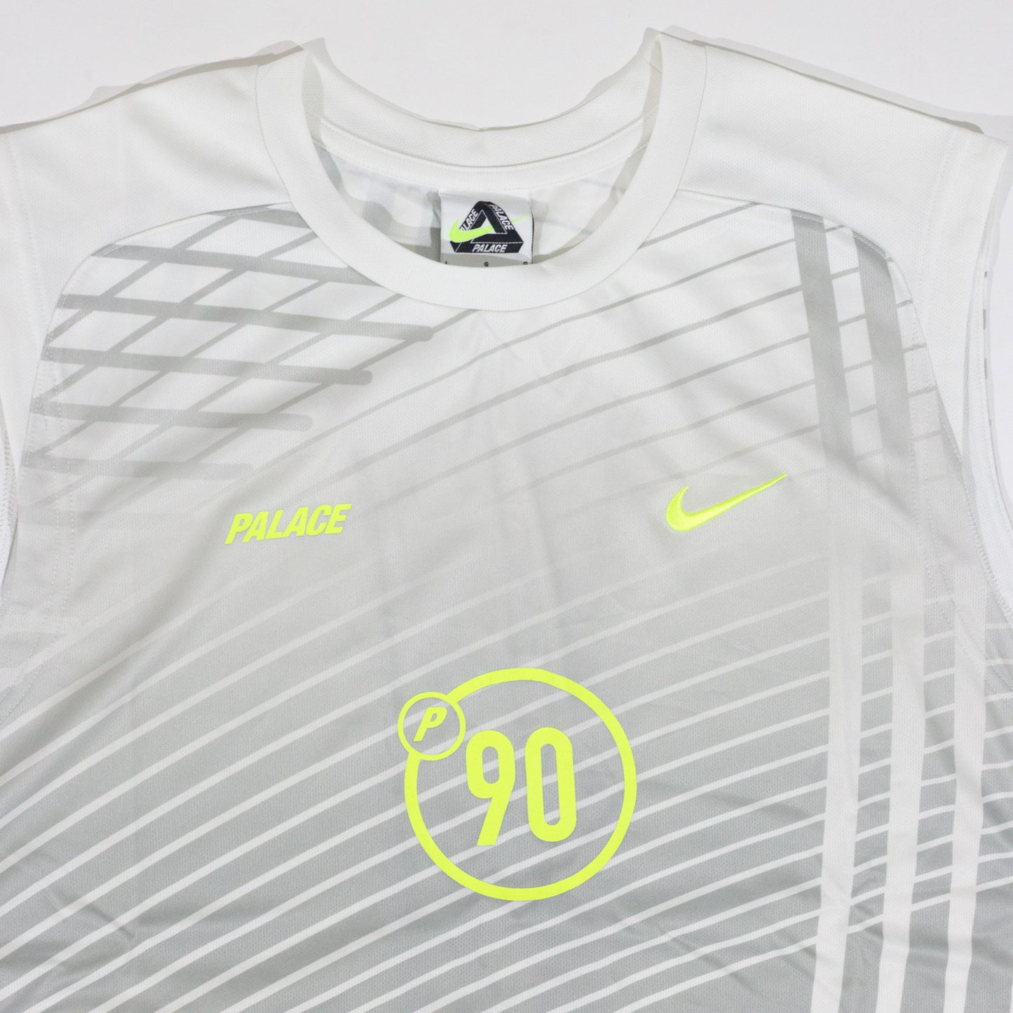 Regata Palace Skateboards x Nike - Total 90 ‘P90’ branca