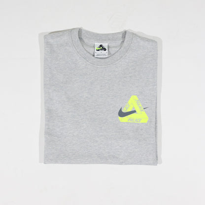 Camiseta Palace Skateboards x Nike Cinza Marl