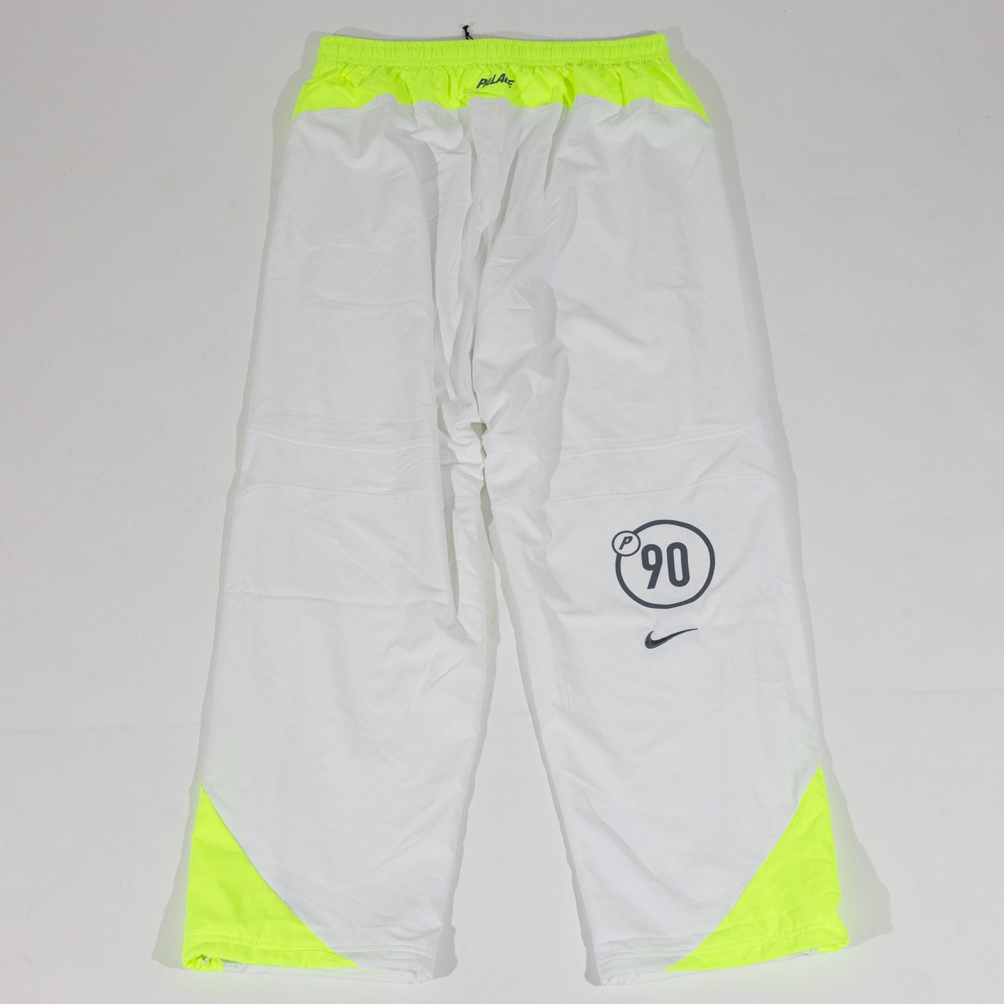 Conjunto Palace Skateboards x Nike - Total 90 ‘P90’ Branco