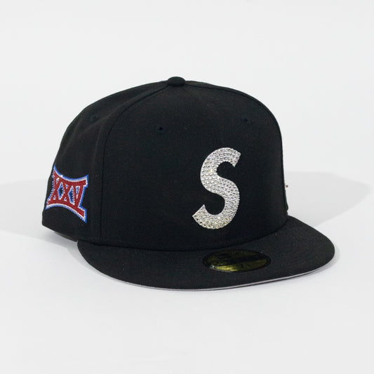 Bone Supreme x Swarovski S Logo New Era Preto 7 3/8