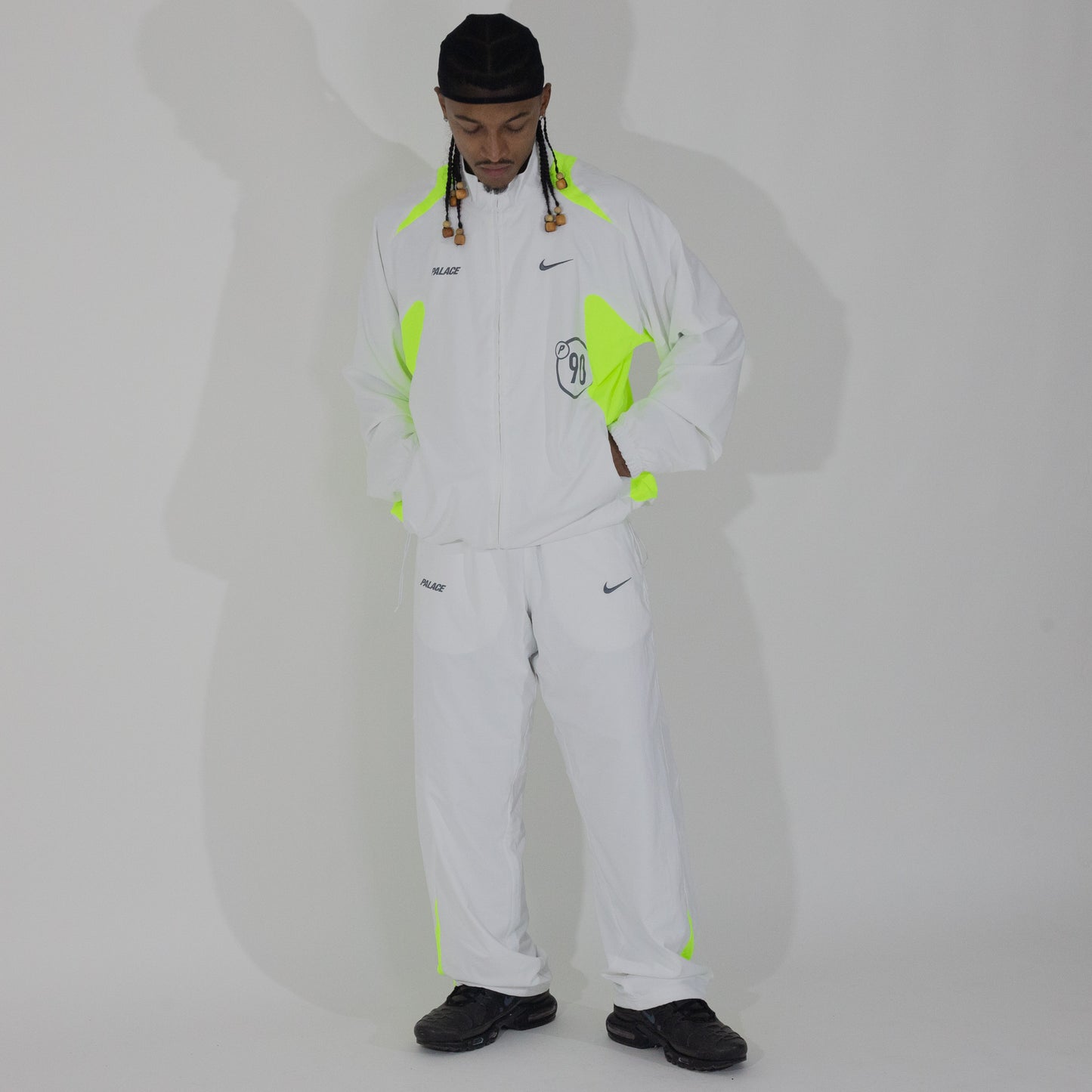 Conjunto Palace Skateboards x Nike - Total 90 ‘P90’ Branco