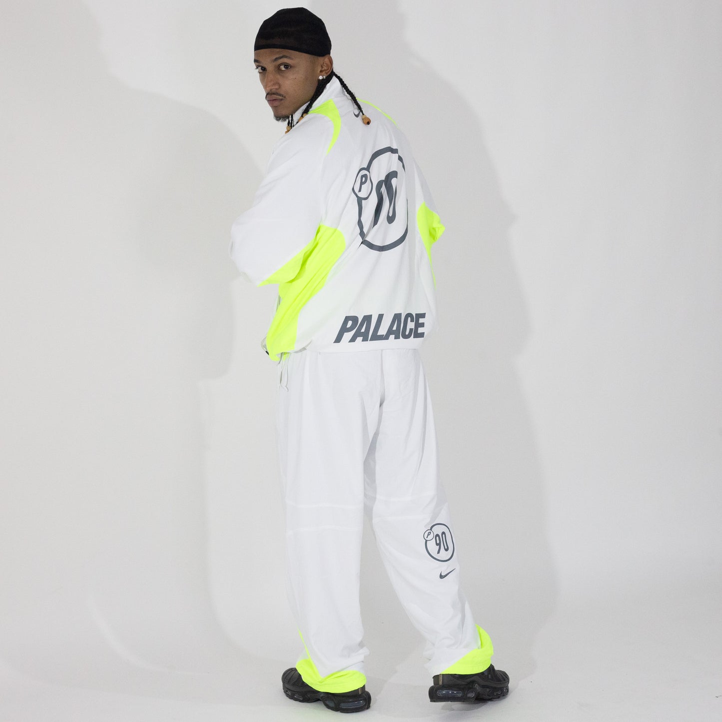 Conjunto Palace Skateboards x Nike - Total 90 ‘P90’ Branco