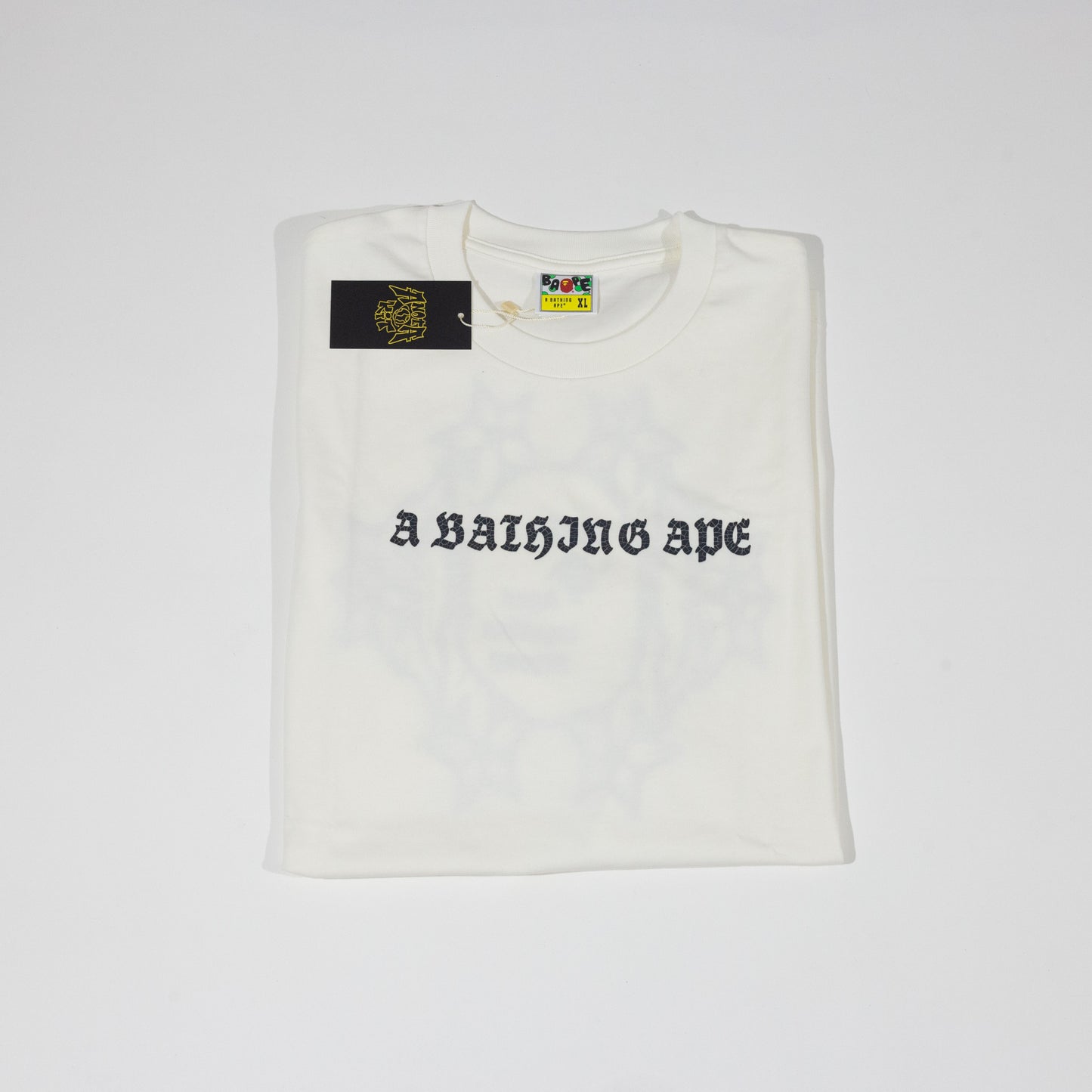 Camiseta BAPE Gothic Logo