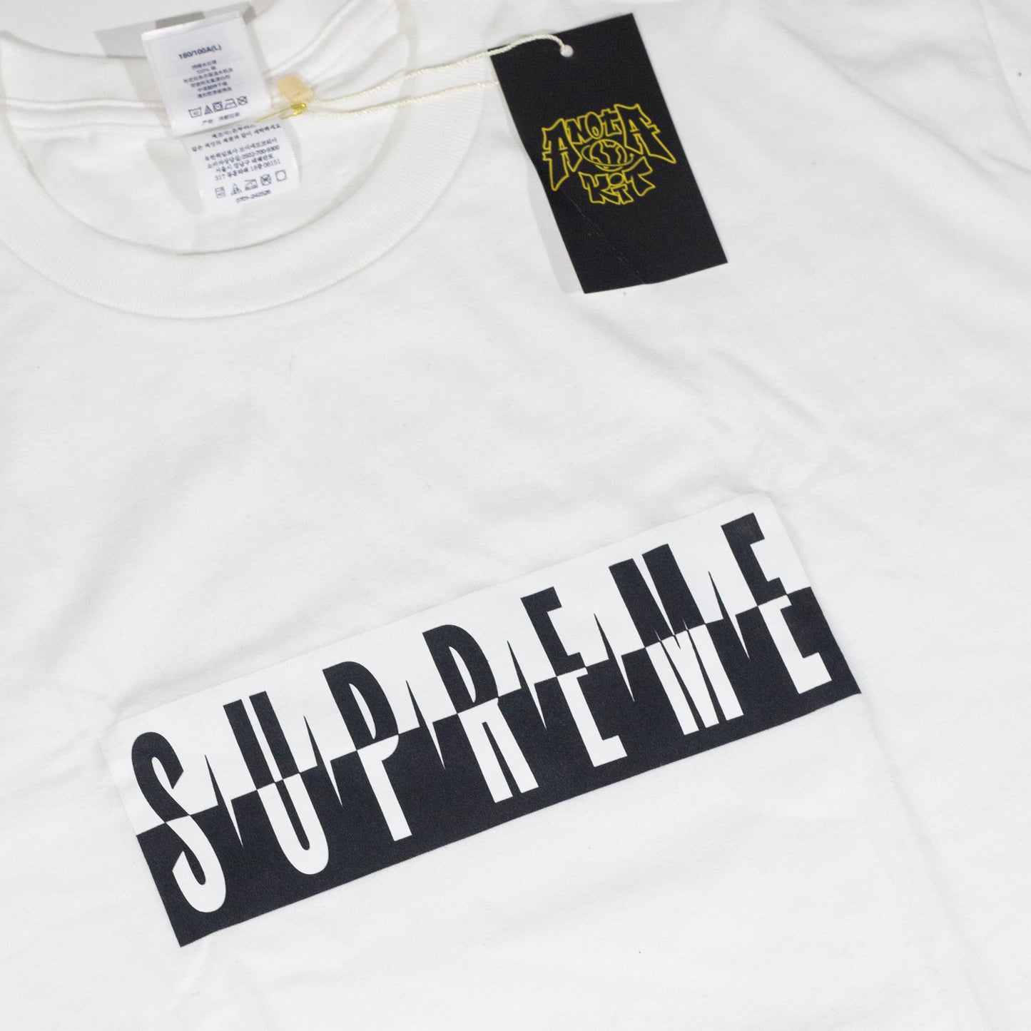 Camiseta Supreme Split Branca