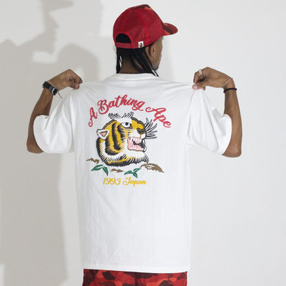 Camiseta BAPE Embroidery Style Souvenir Branca