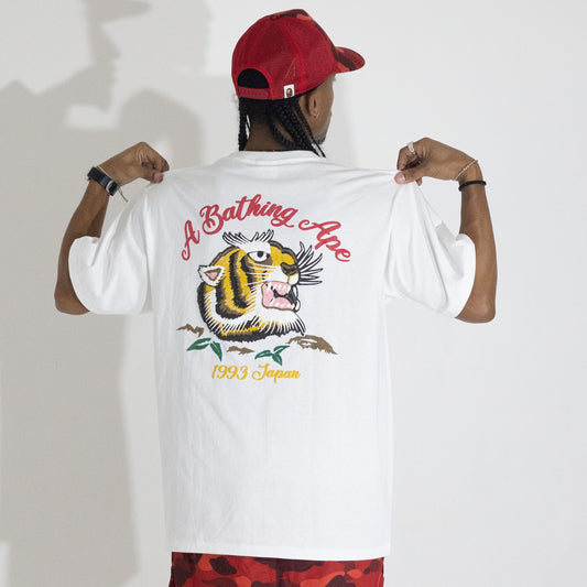 Camiseta BAPE Embroidery Style Souvenir Branca
