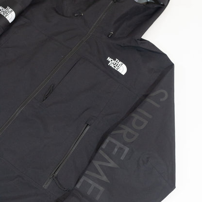 Jaqueta Supreme x The North Face Split