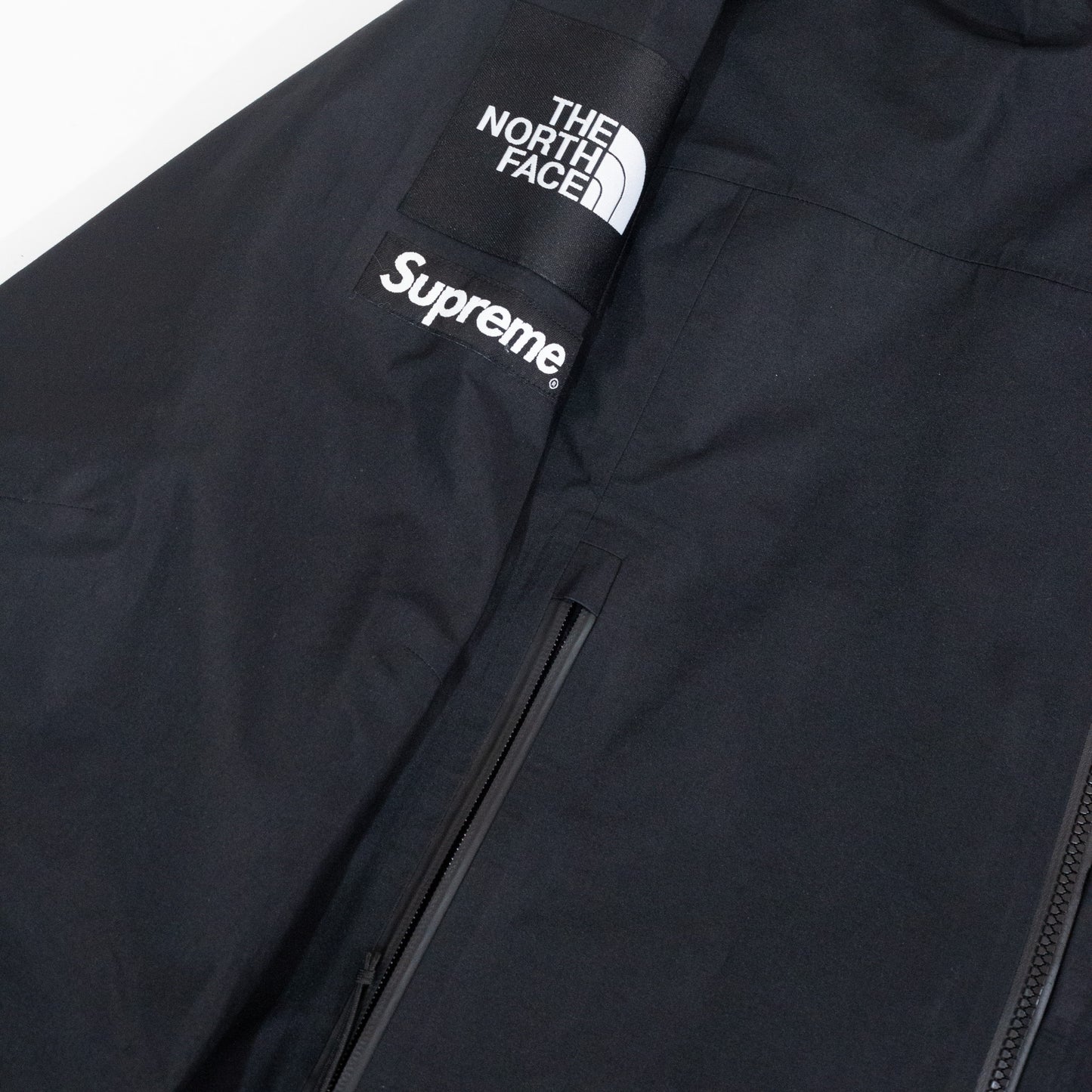 Jaqueta Supreme x The North Face Split