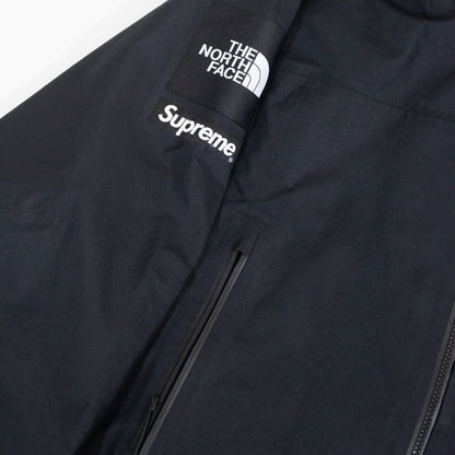 Jaqueta Supreme x The North Face Split
