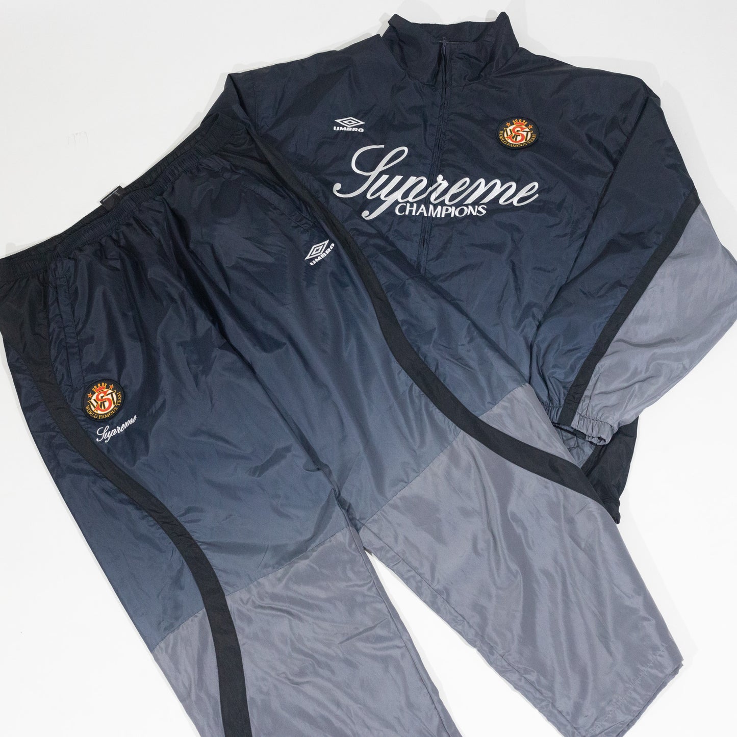 Conjunto Supreme x Umbro Track Gradient Preto