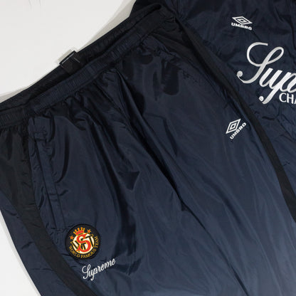Conjunto Supreme x Umbro Track Gradient Preto