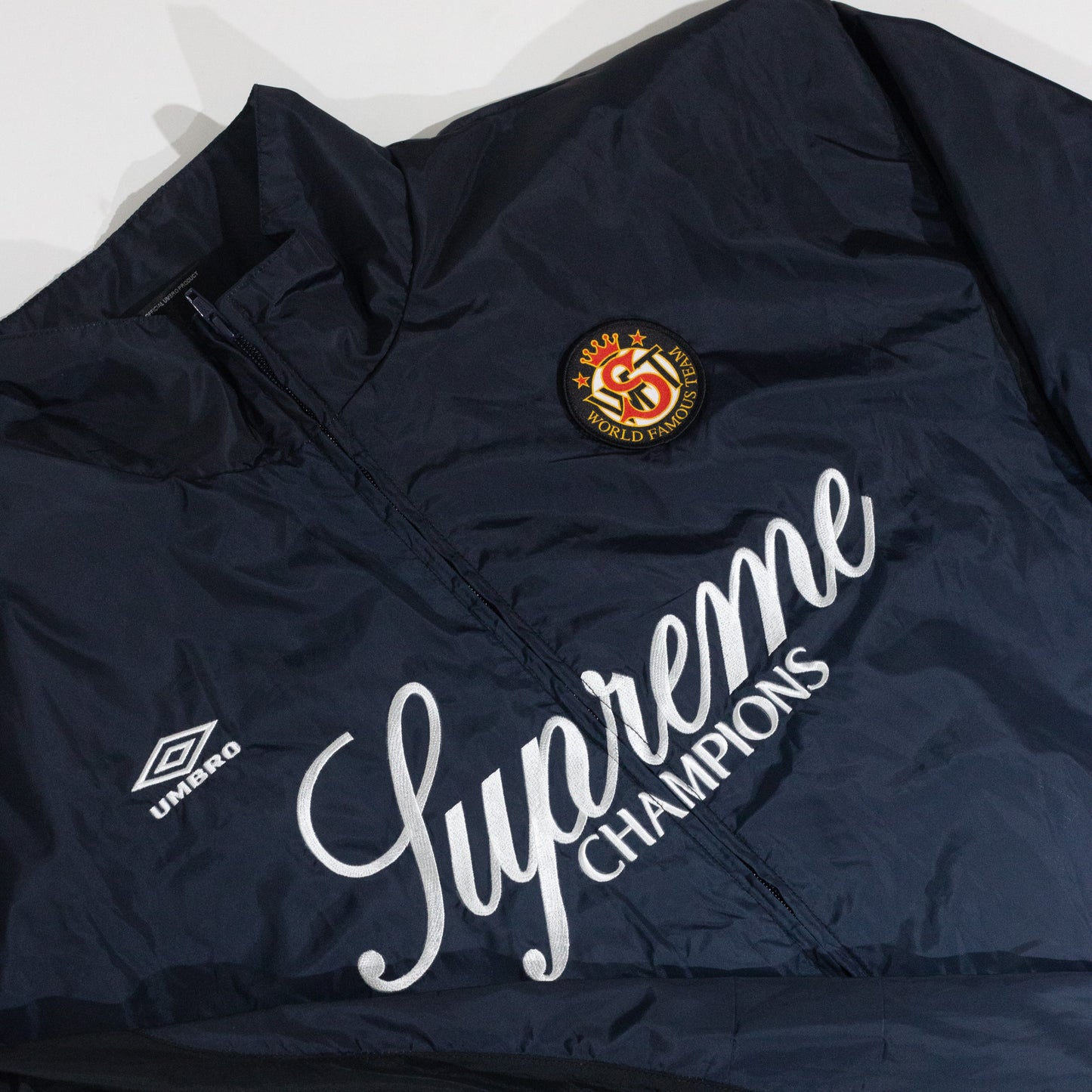 Conjunto Supreme x Umbro Track Gradient Preto