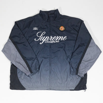 Conjunto Supreme x Umbro Track Gradient Preto