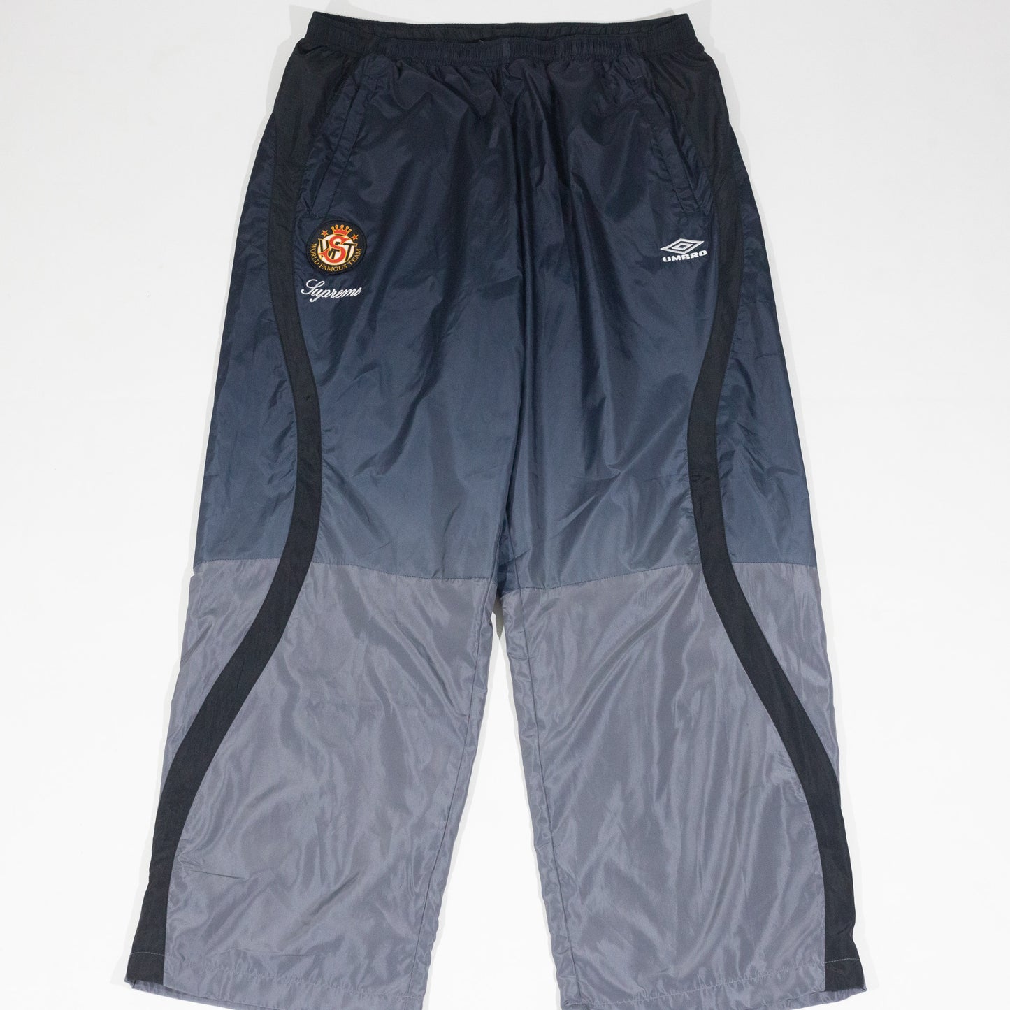 Conjunto Supreme x Umbro Track Gradient Preto