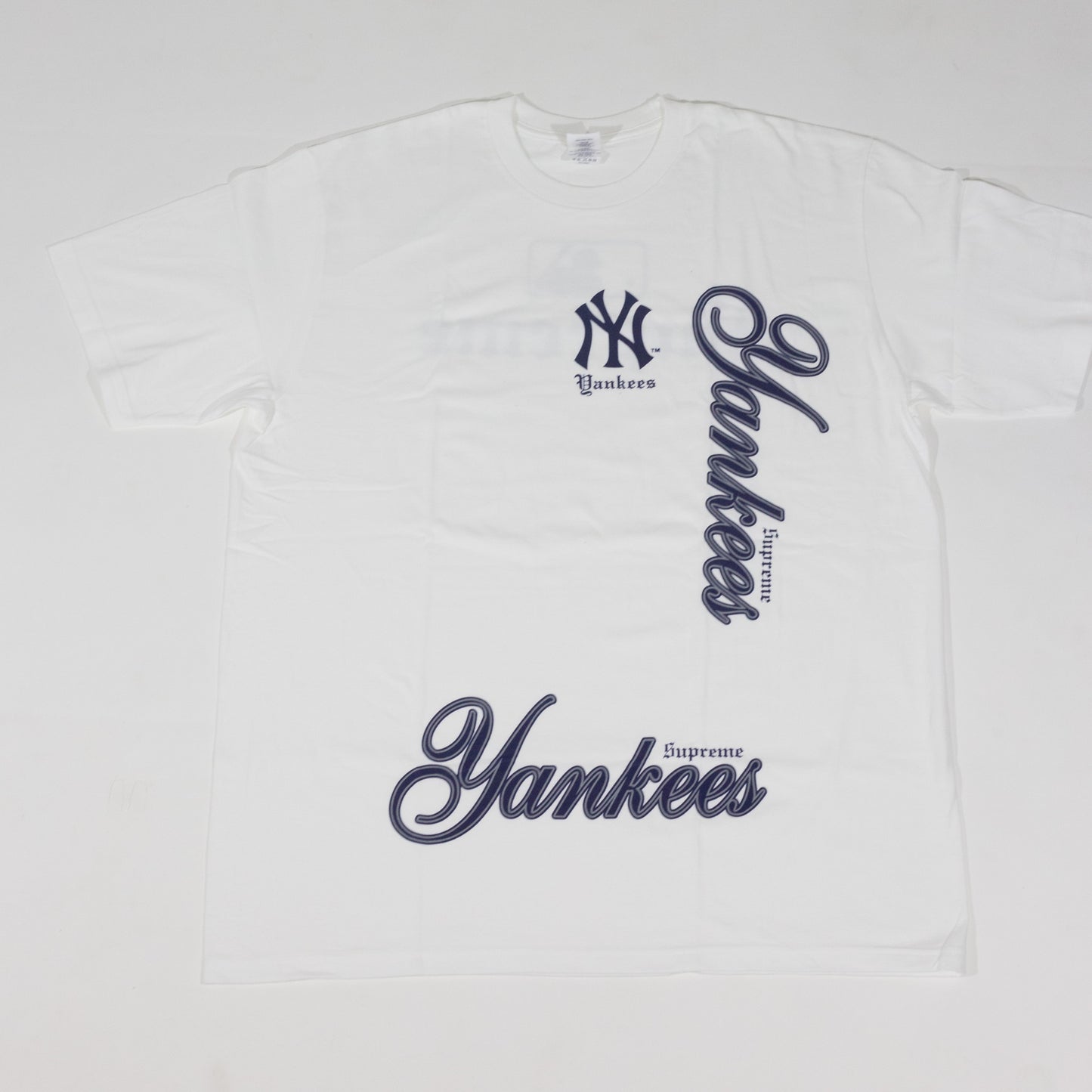 Camiseta Supreme MLB - Yankees