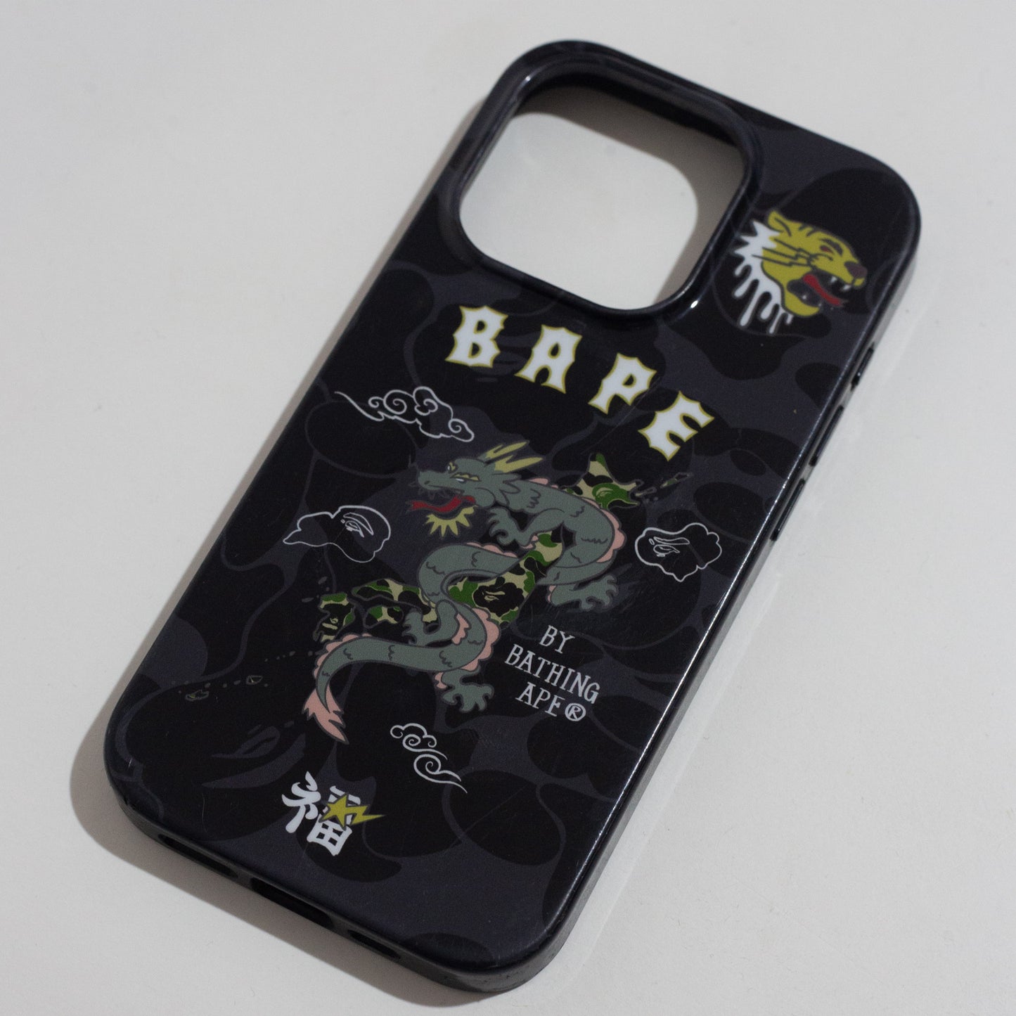 Capinha BAPE Iphone 15 Pro (USADA)
