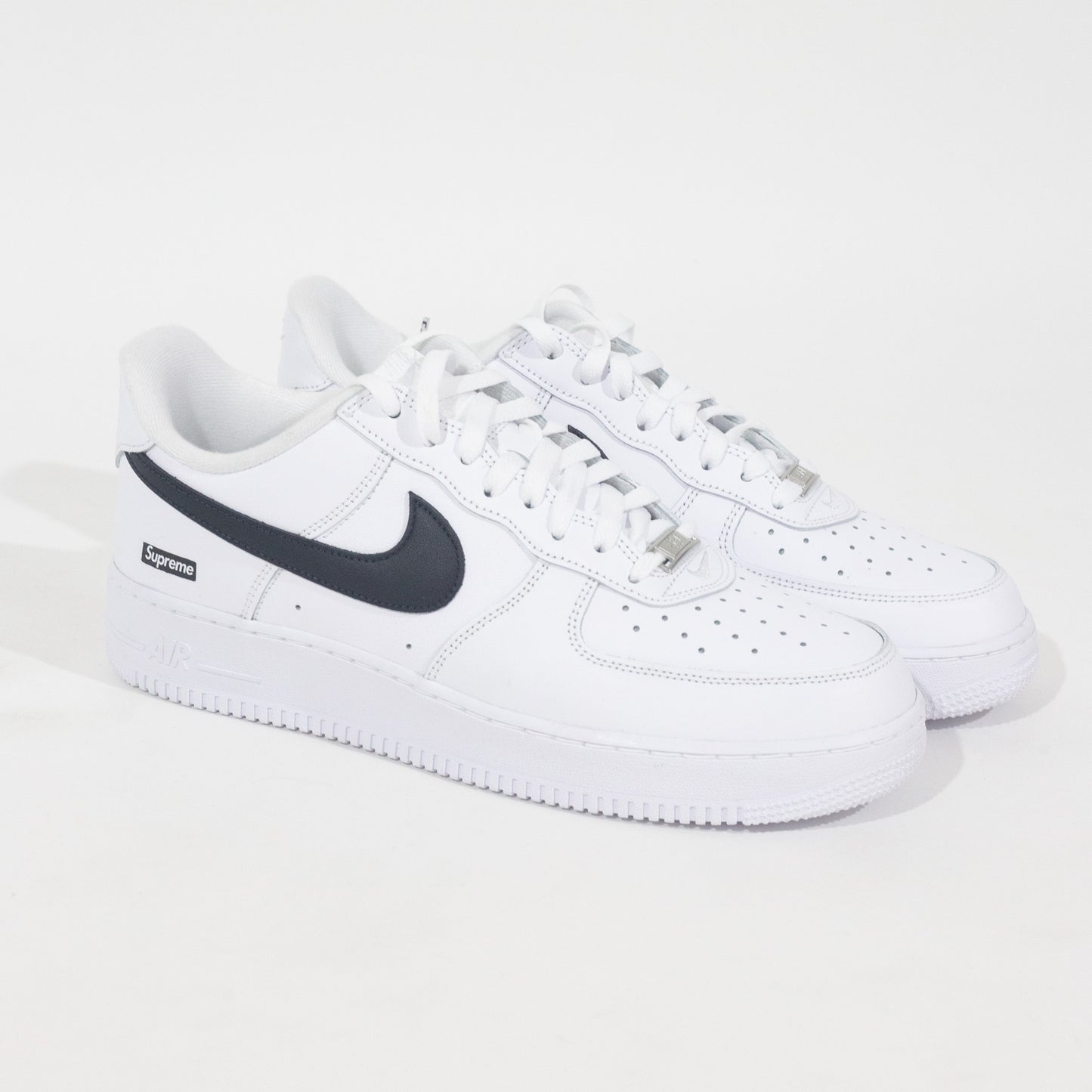 Nike Air Force x Supreme Branco