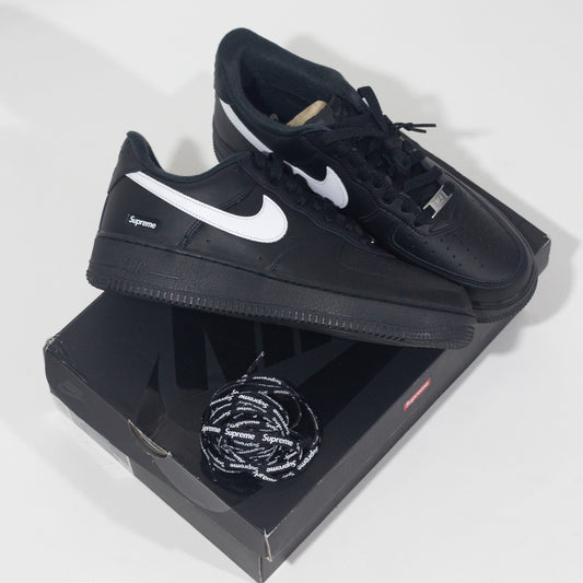 Nike Air Force x Supreme Preto