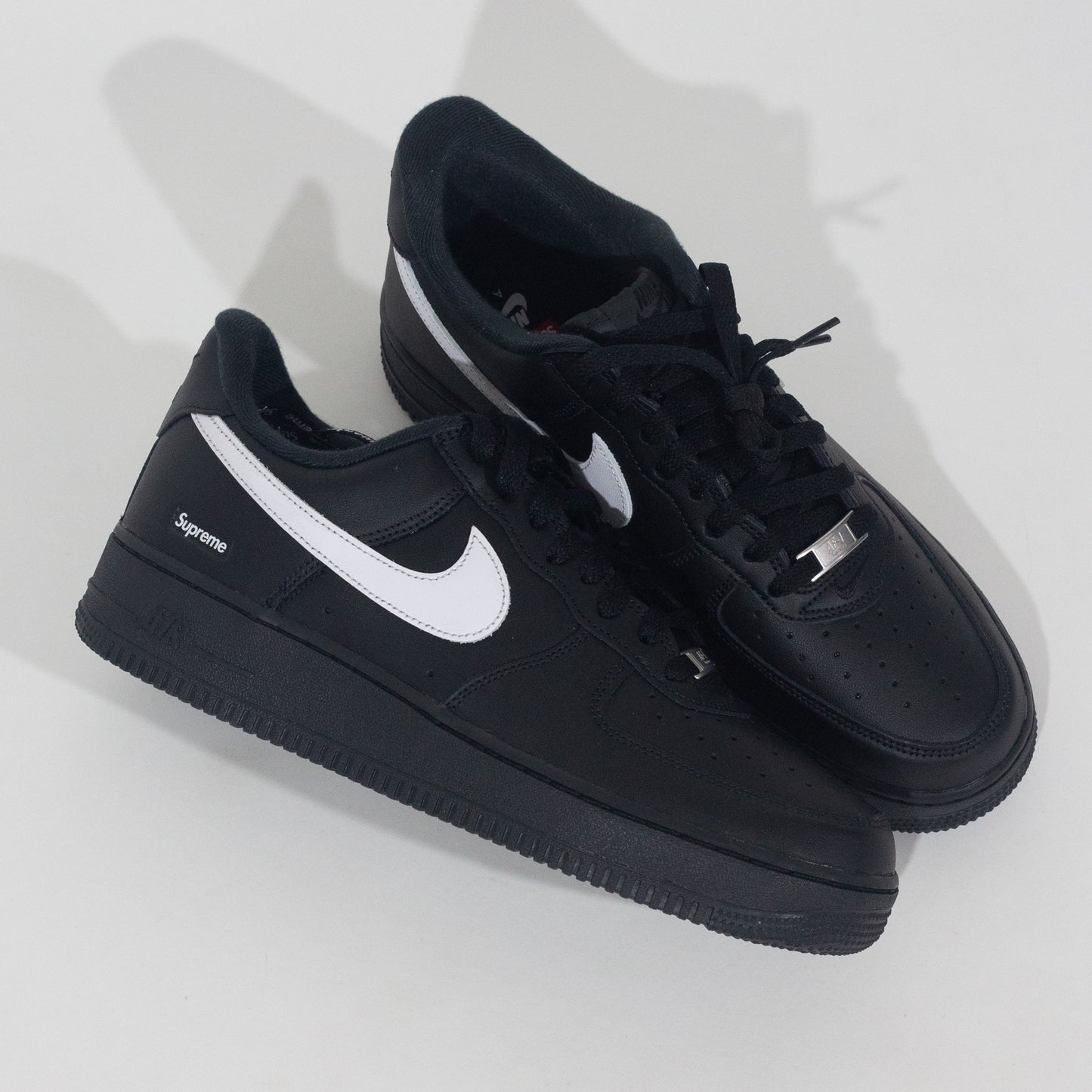 Nike Air Force x Supreme Preto