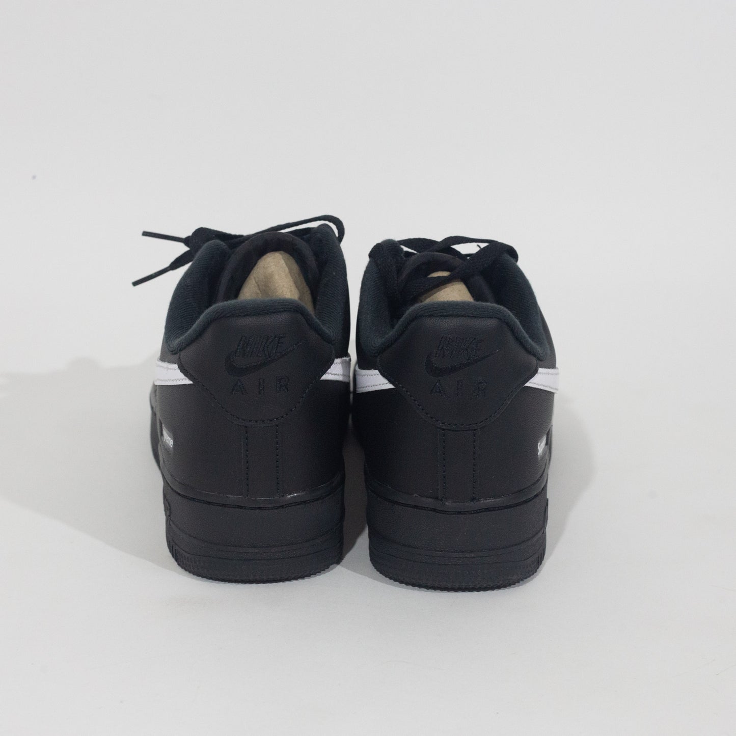 Nike Air Force x Supreme Preto