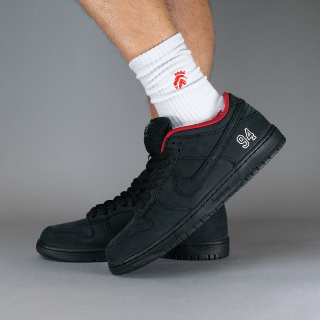Nike x Supreme Dunk Low SB Preto