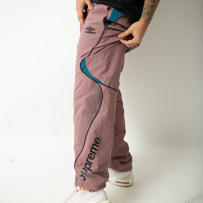 Calça Supreme x Umbro