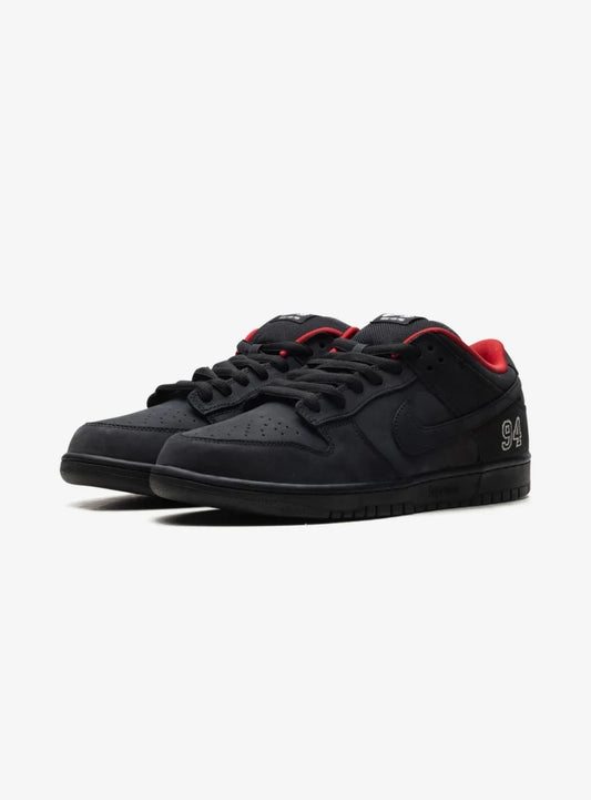 Nike x Supreme Dunk Low SB Preto